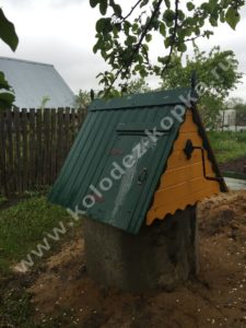 чистая вода в колодце