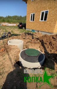 камера септика оборудована люком с крышкой